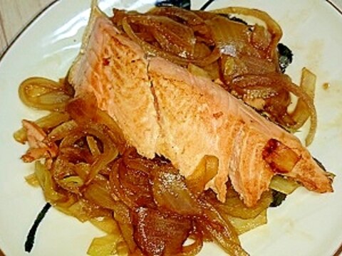 鮭と玉ねぎの生姜焼き